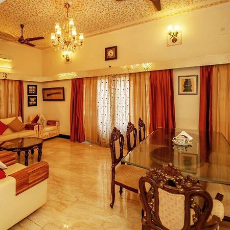 Santosh Villa - The House Of Antiques And Art Udaipur Luaran gambar