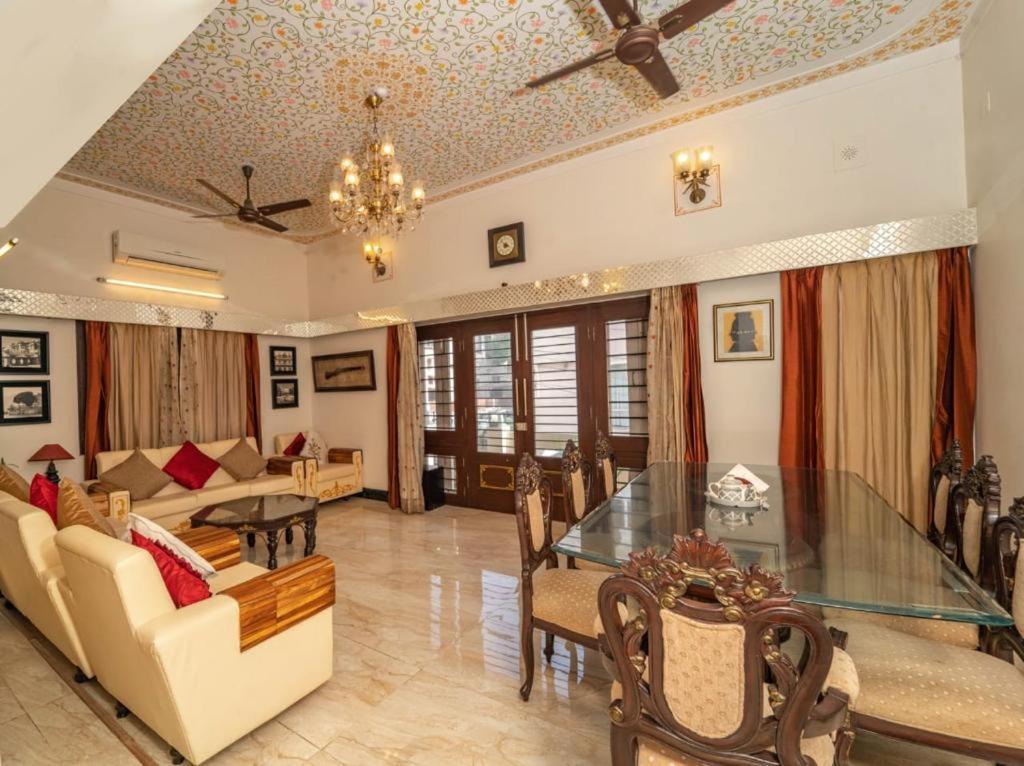 Santosh Villa - The House Of Antiques And Art Udaipur Luaran gambar