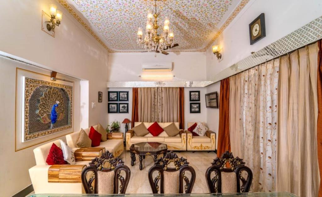Santosh Villa - The House Of Antiques And Art Udaipur Luaran gambar