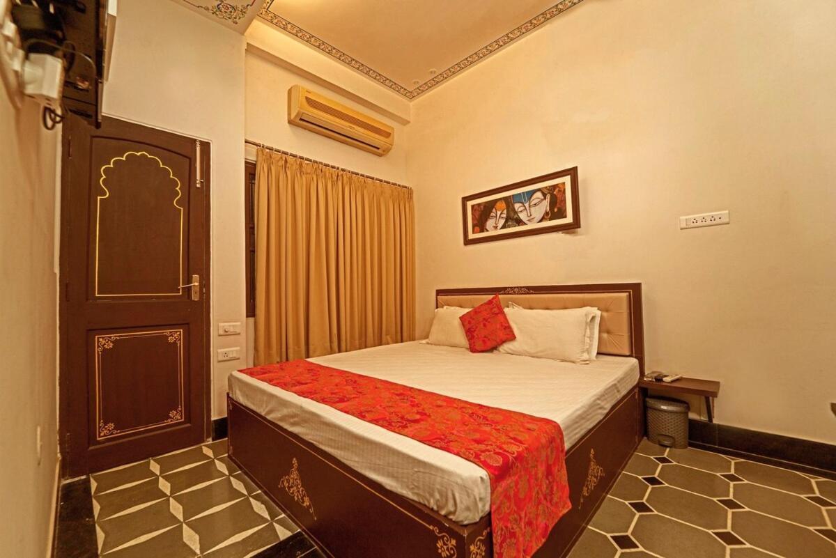 Santosh Villa - The House Of Antiques And Art Udaipur Luaran gambar