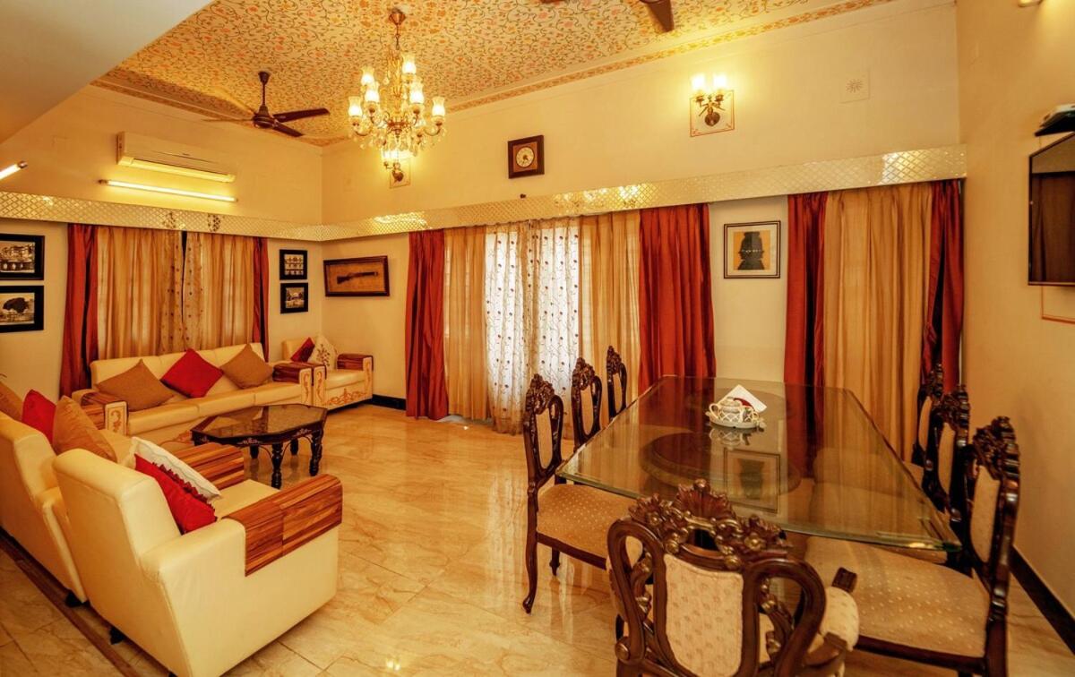 Santosh Villa - The House Of Antiques And Art Udaipur Luaran gambar
