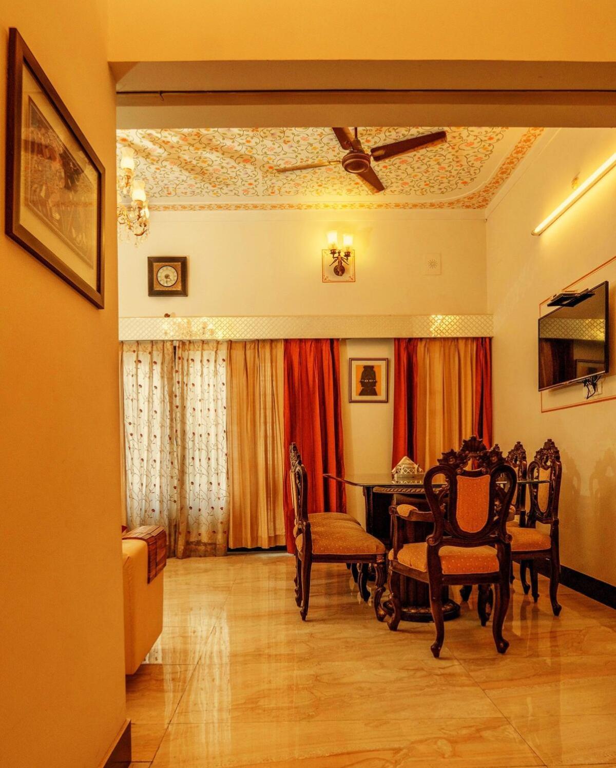 Santosh Villa - The House Of Antiques And Art Udaipur Luaran gambar