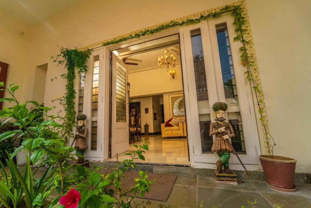 Santosh Villa - The House Of Antiques And Art Udaipur Luaran gambar