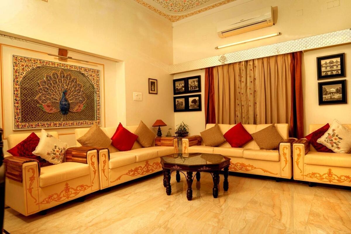 Santosh Villa - The House Of Antiques And Art Udaipur Luaran gambar