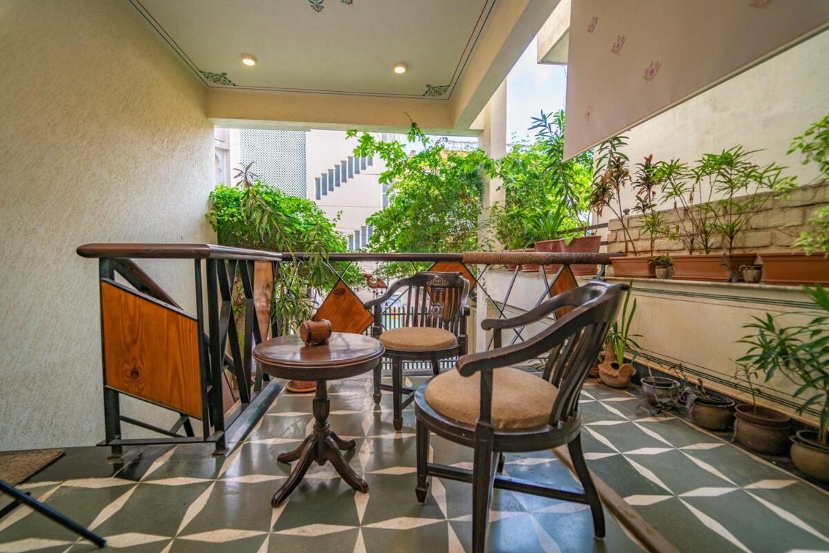 Santosh Villa - The House Of Antiques And Art Udaipur Luaran gambar